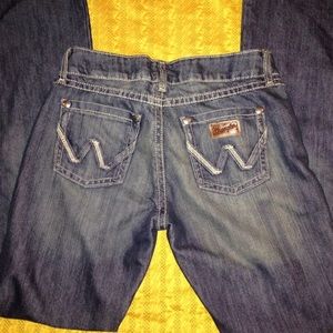 Women’s wranglers size 5/6